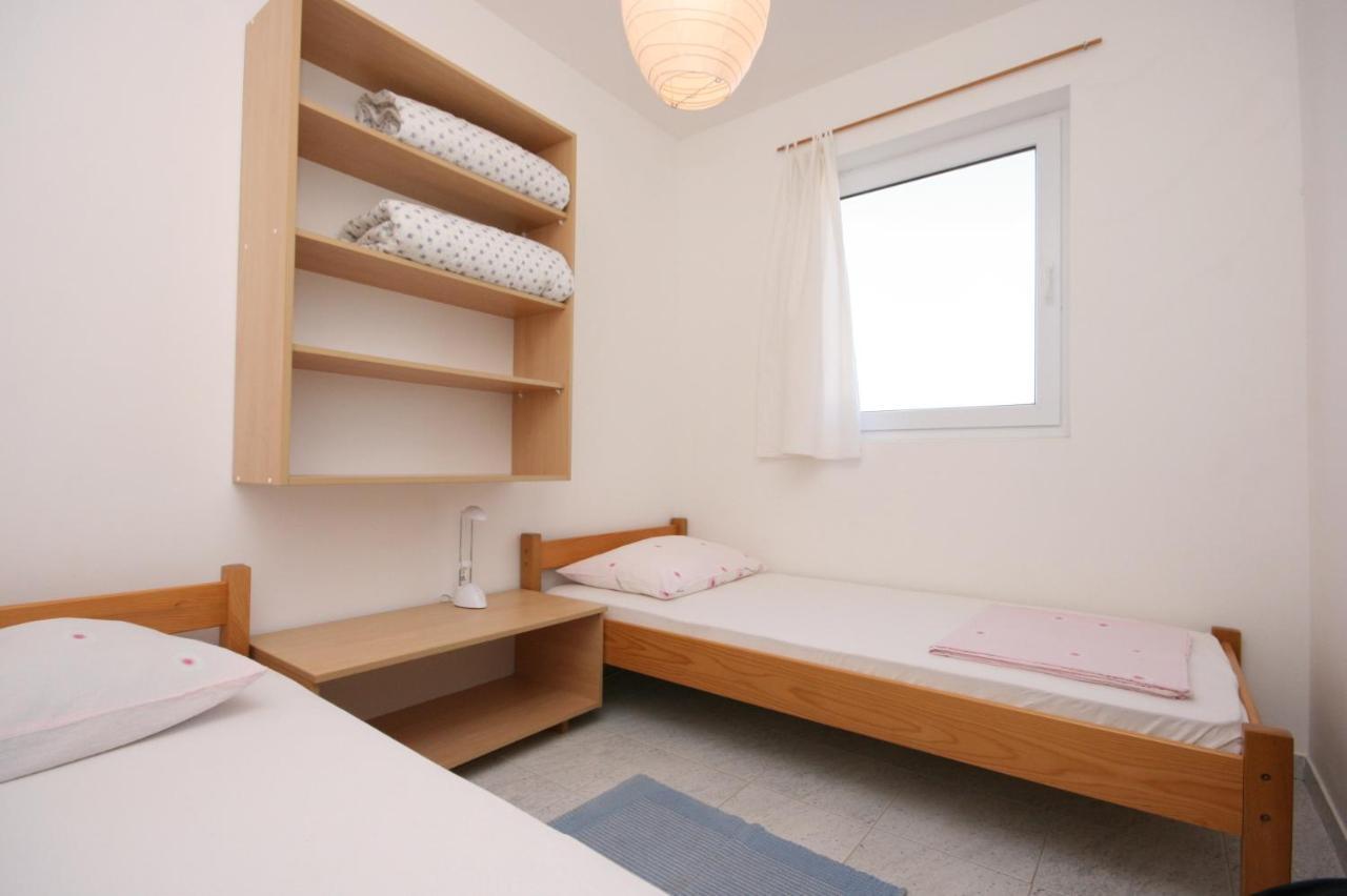 Apartments With A Parking Space Mandre, Pag - 6405 โคลัน ภายนอก รูปภาพ