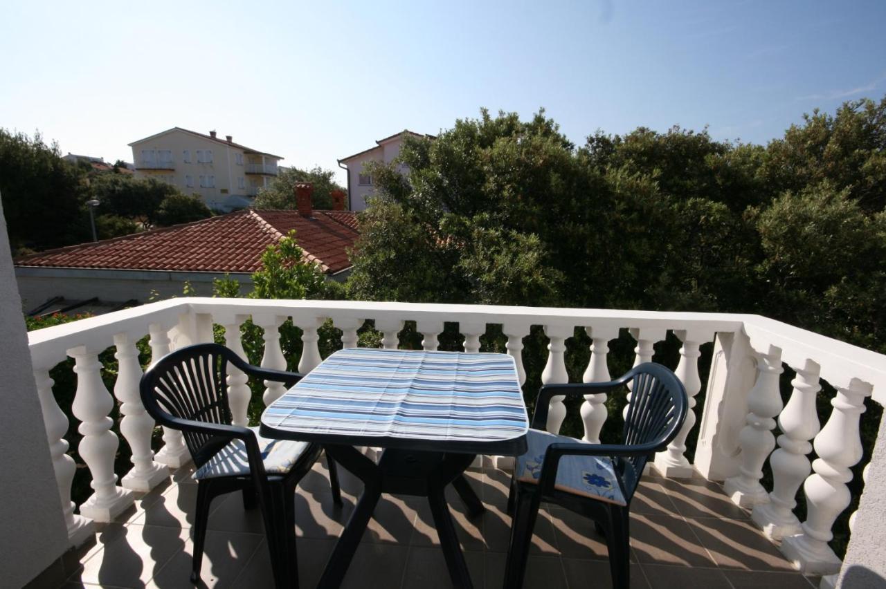 Apartments With A Parking Space Mandre, Pag - 6405 โคลัน ภายนอก รูปภาพ