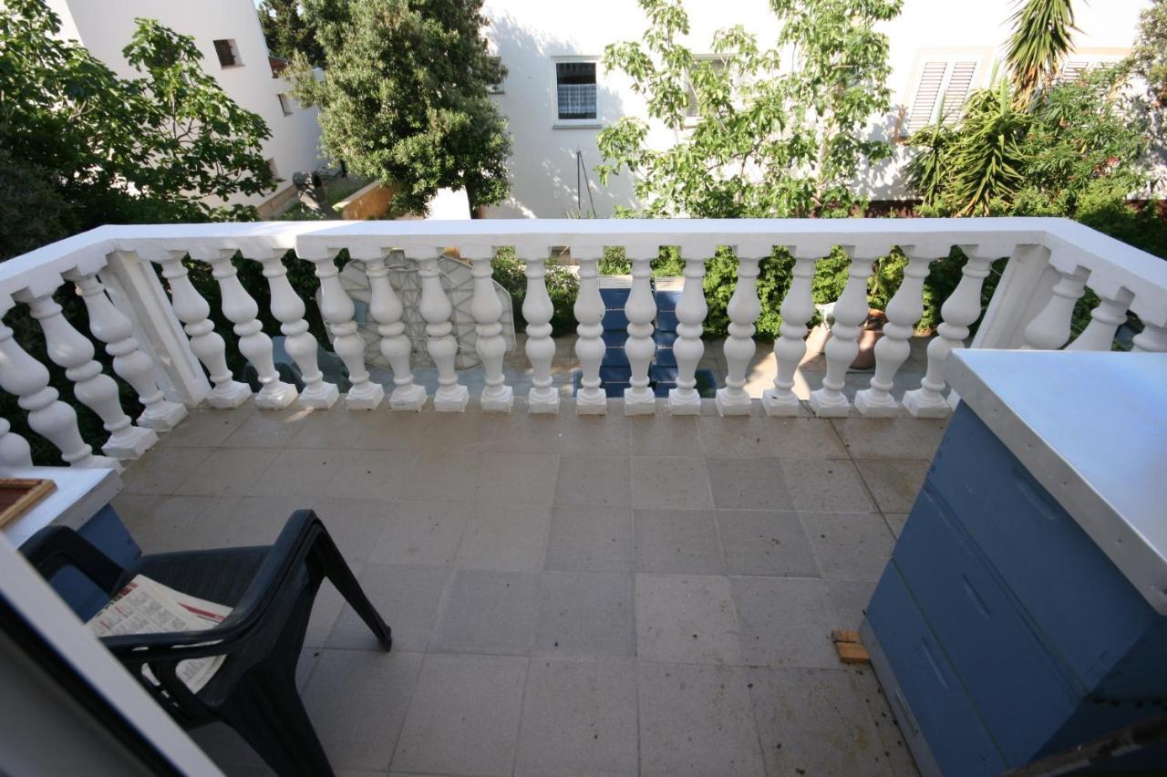 Apartments With A Parking Space Mandre, Pag - 6405 โคลัน ภายนอก รูปภาพ