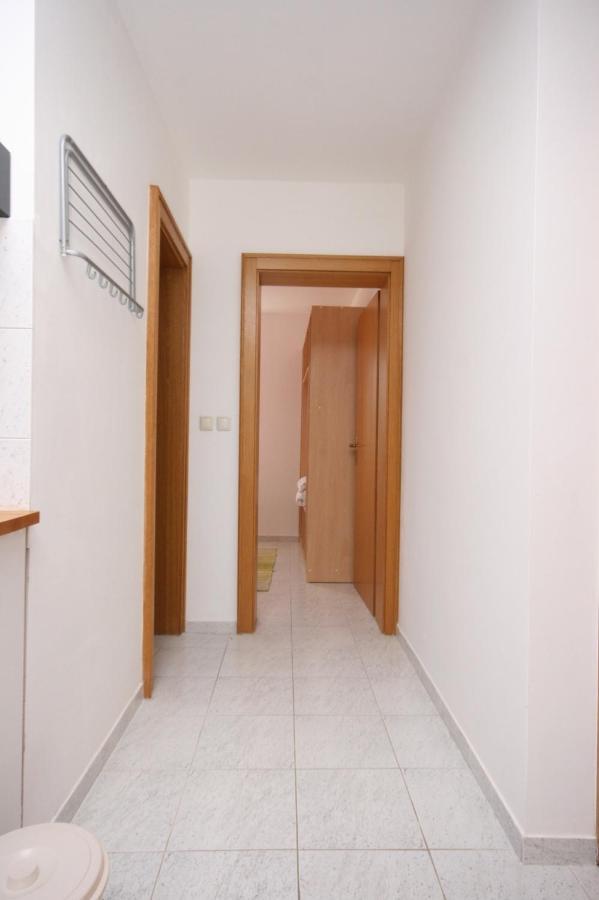 Apartments With A Parking Space Mandre, Pag - 6405 โคลัน ภายนอก รูปภาพ