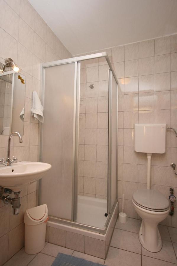 Apartments With A Parking Space Mandre, Pag - 6405 โคลัน ภายนอก รูปภาพ