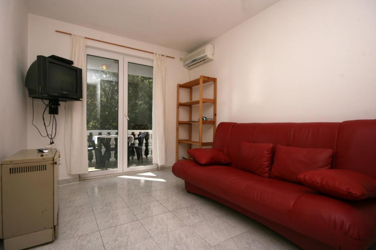 Apartments With A Parking Space Mandre, Pag - 6405 โคลัน ภายนอก รูปภาพ