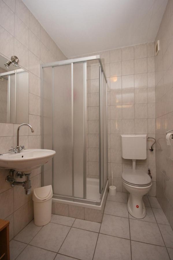 Apartments With A Parking Space Mandre, Pag - 6405 โคลัน ภายนอก รูปภาพ