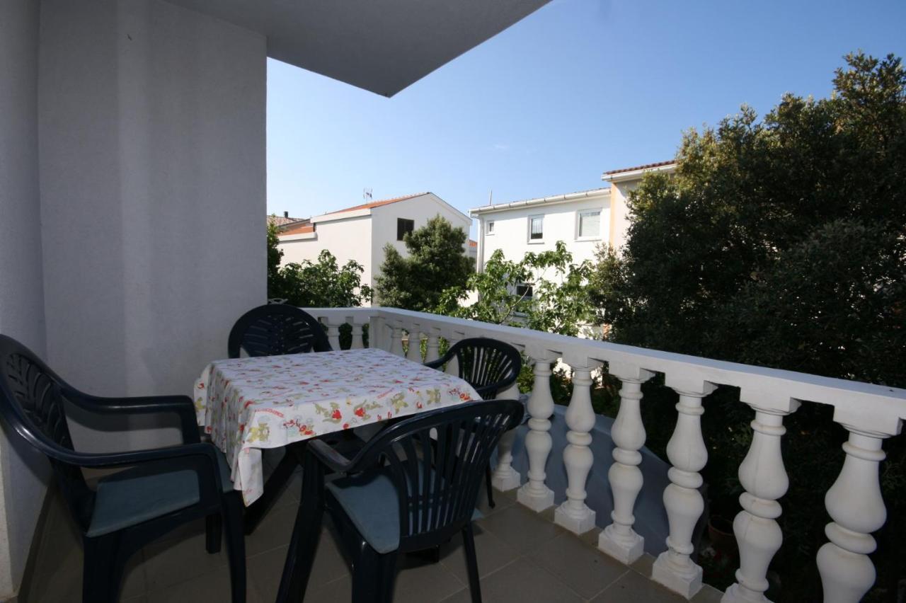 Apartments With A Parking Space Mandre, Pag - 6405 โคลัน ภายนอก รูปภาพ