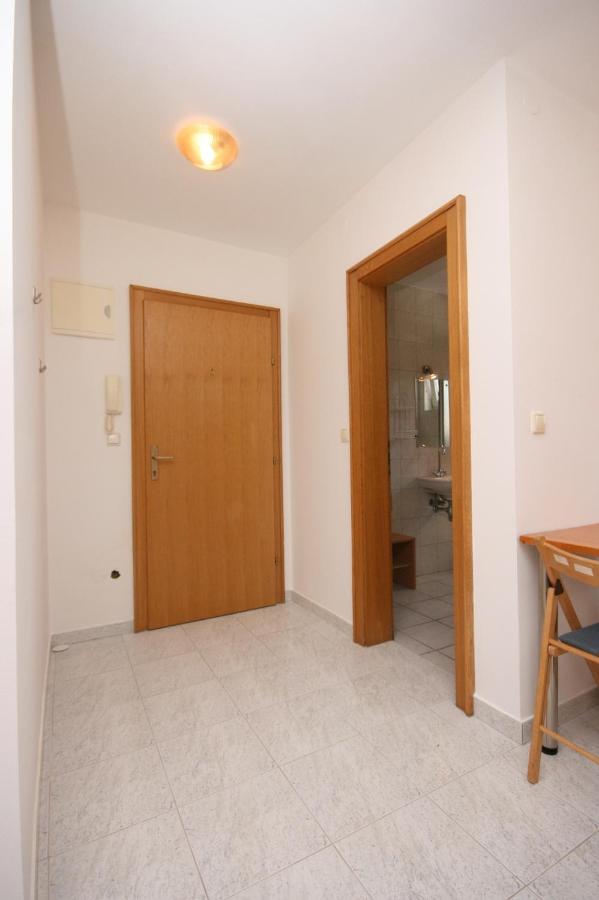 Apartments With A Parking Space Mandre, Pag - 6405 โคลัน ภายนอก รูปภาพ