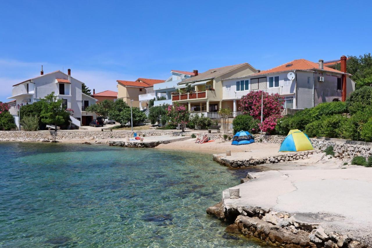 Apartments With A Parking Space Mandre, Pag - 6405 โคลัน ภายนอก รูปภาพ